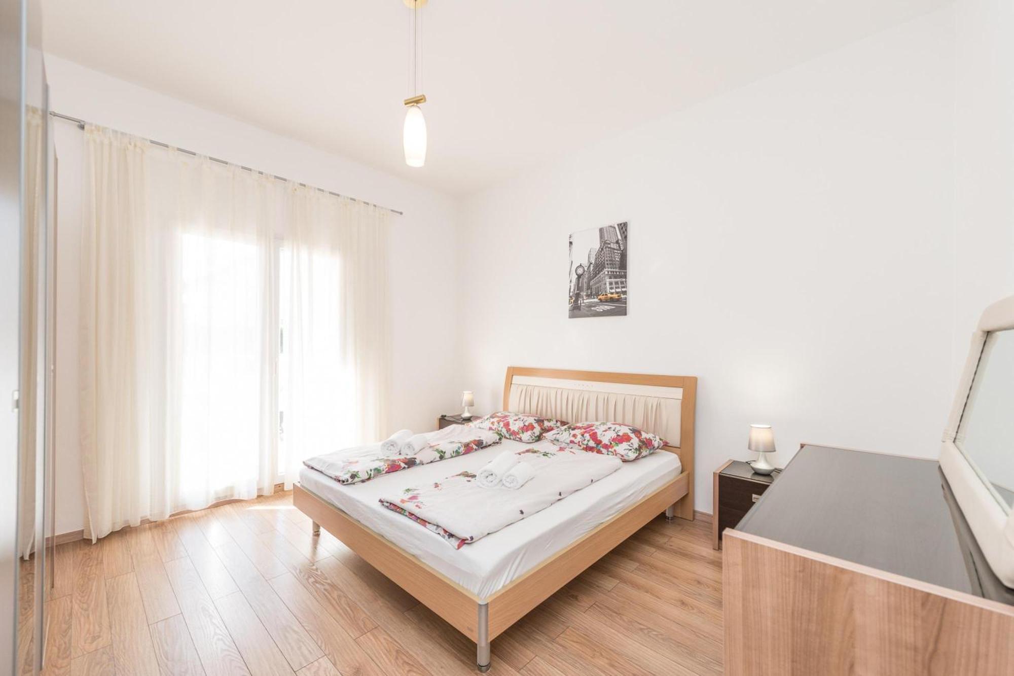 Family Friendly Pool House Ana - Happy Rentals 비빈제 외부 사진