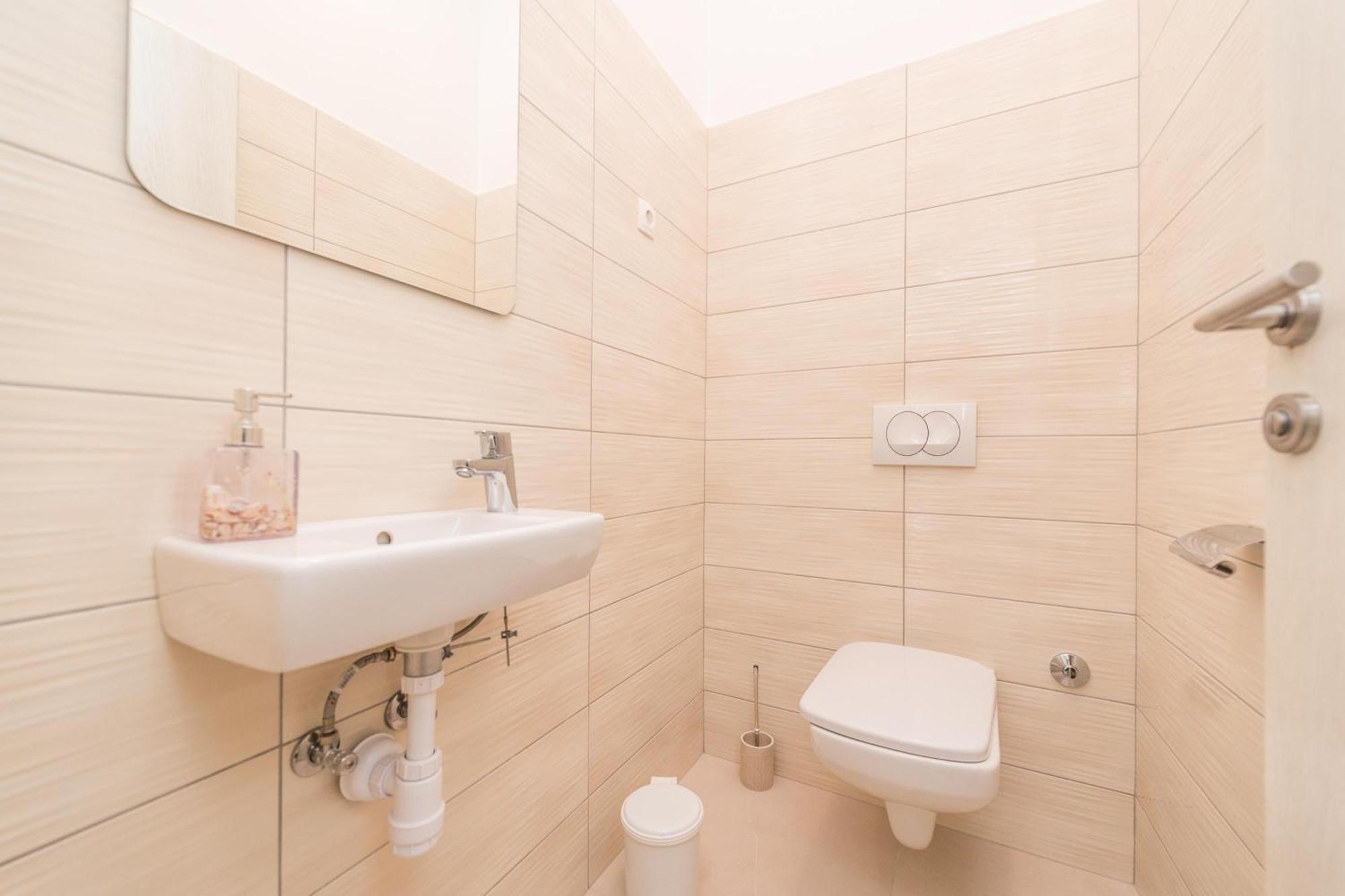 Family Friendly Pool House Ana - Happy Rentals 비빈제 외부 사진