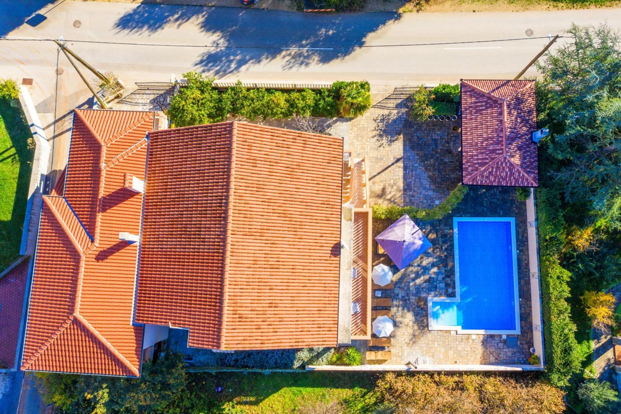 Family Friendly Pool House Ana - Happy Rentals 비빈제 외부 사진